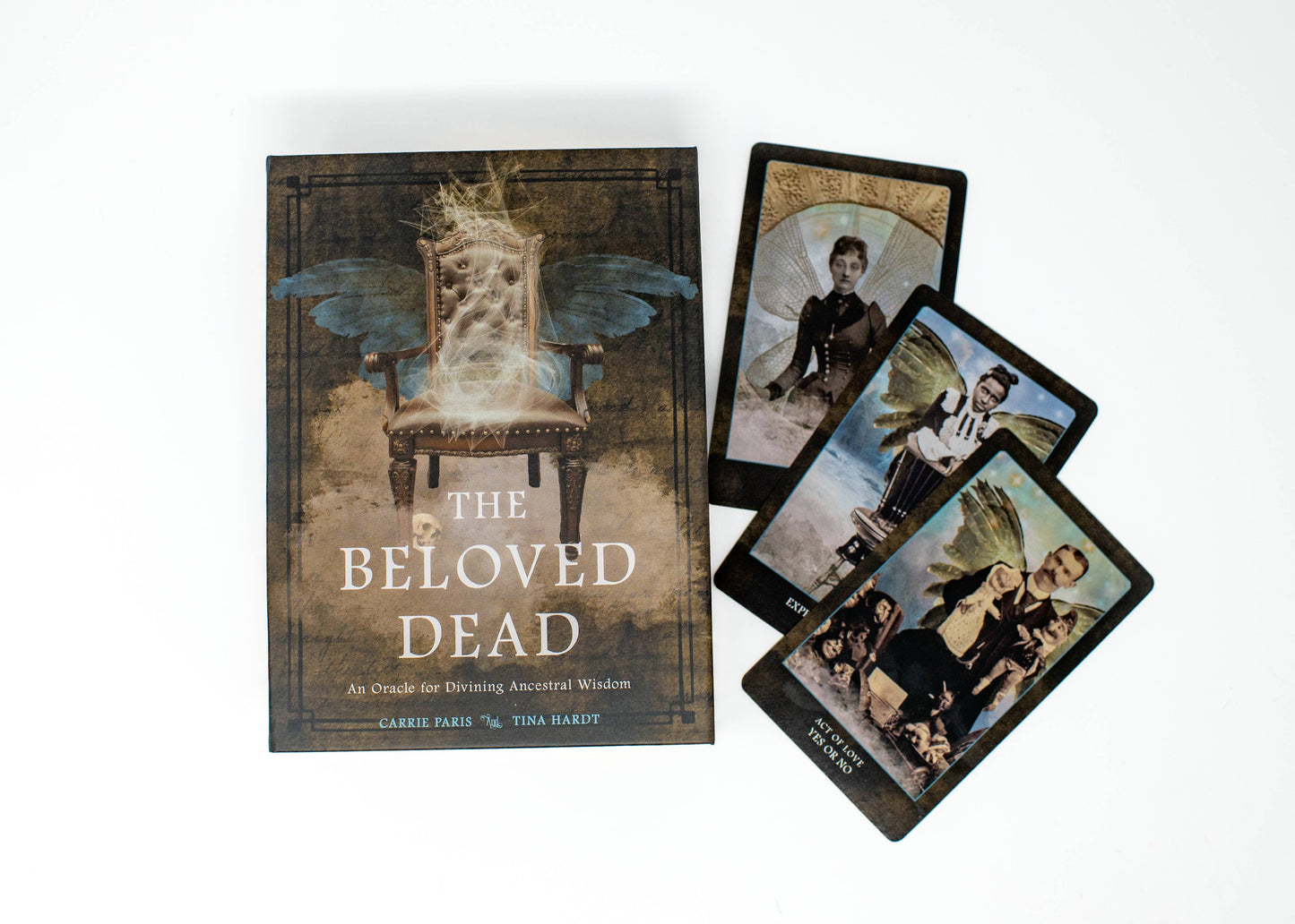 The Beloved Dead Oracle(82 Cards & 144-Page F.C. Guidebook)