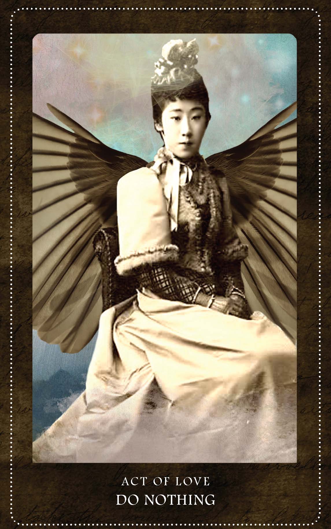 The Beloved Dead Oracle(82 Cards & 144-Page F.C. Guidebook)
