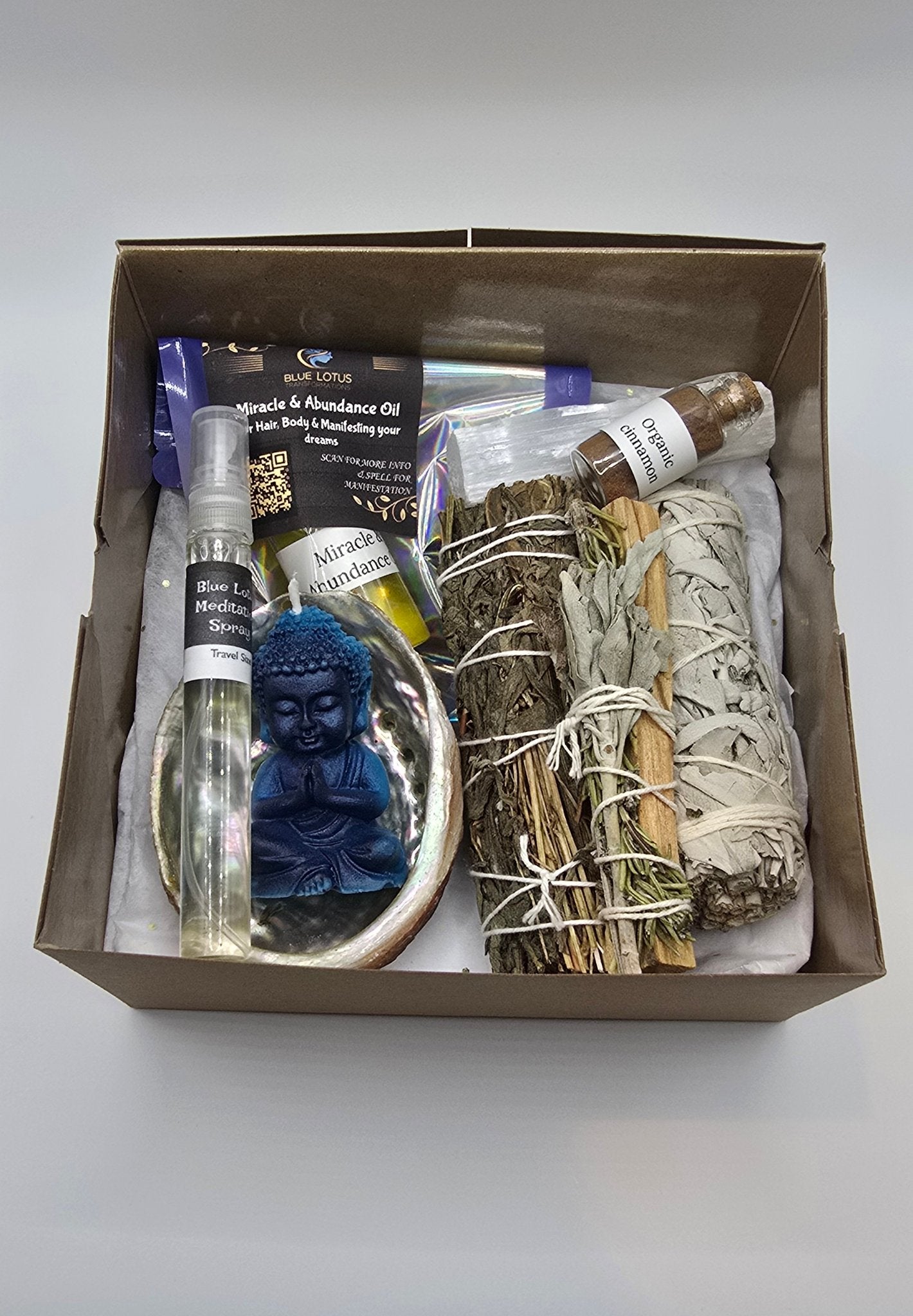 683f8647fae72e57618b2b3e_abundance-kit-blue-lotus-transformation-inside-box-official-photo_1751521914404.png