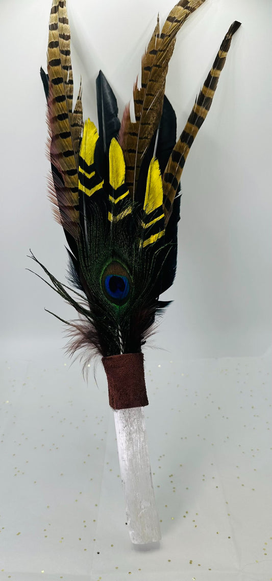 683f8647fae72e57618b2b3e_selenite-smudging-feather-black-and-gold_1751527862986.jpg